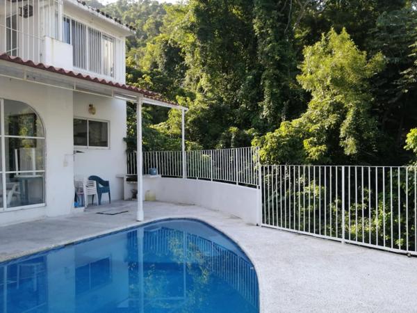 Casa en venta en Acapulco con vista panorámica a la bahía