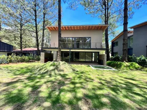 CASA EN VENTA EN AVANDARO CR1592