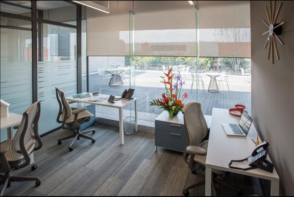 OFICINA EN RENTA EN CENTRO DE NEGOCIOS EN CORPORATIVO CONDESA, PARA 4 PERSONAS