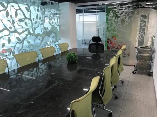 OFICINA EN RENTA EN BUSINESS CENTER EN MUNDO E OFICINA EN RENTA EN BUSINESS CENTER EN MUNDO E