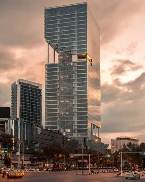 RENTA DE OFICINAS COMERCIALES REFORMA CUARZO 261.41m2, $5,751.02