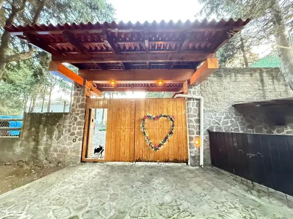Rancho Ecuestre en Venta | Estilo Moderno Europeo, Cristalería y Vista a Volcanes