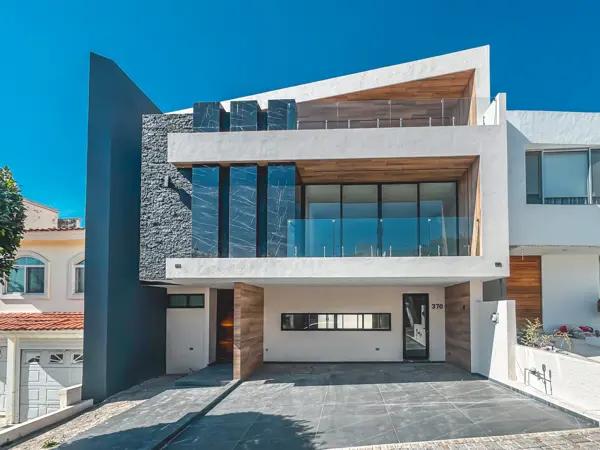CASA EN VENTA EN LOMAS DE ANGELÓPOLIS I.
CLÚSTER 888.