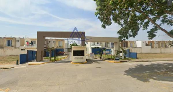 Casa En Venta en Fracc Puente Moreno, Medellin De Bravo Veracruz. Recuperación Bancaria JX71