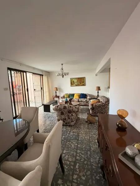 Gran oportunidad de vivienda a unos pasos de la iglesia Santa Rita.