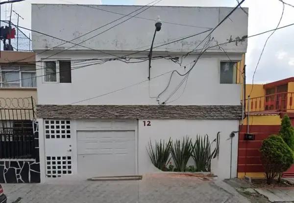 Se Vende Casa de Recuperación Bancaria en Calle F, col. Educación, Coyoacán.