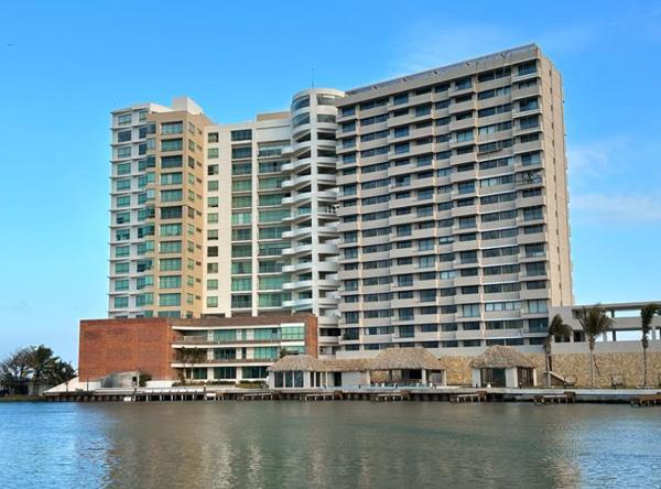 VENDO DEPARTAMENTO EN FRENTE AL RÍO DE EL ESTERO, CON VISTA A LA CIUDAD DE BOCA DEL RÍO Y VISTA AL R VENDO DEPARTAMENTO EN FRENTE AL RÍO DE EL ESTERO, CON VISTA A LA CIUDAD DE BOCA DEL RÍO Y VISTA AL R