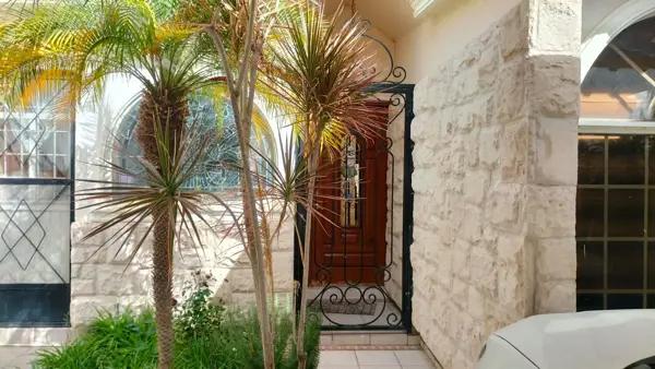Casa en venta en Torreón Jardín, Coahuila - Amplia y bien ubicada
