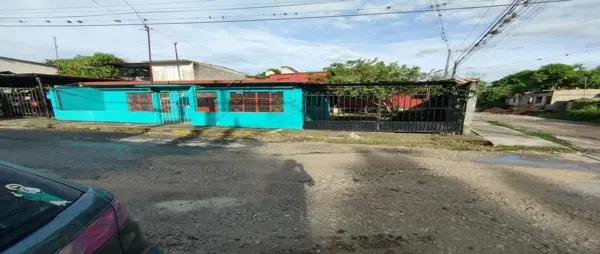 Casa en Venta en  Col. 24 de Febrero, Amatlán de los Reyes, Veracruz.
