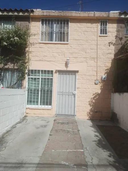 Casa en Venta en Misión del Bosque, Zapopan - Atractiva Ubicación y Servicios Cercanos