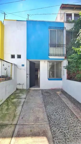 Casa en Venta en Zapopan: Oportunidad en Parques de Zapopan con Cisterna y Cocina Integral