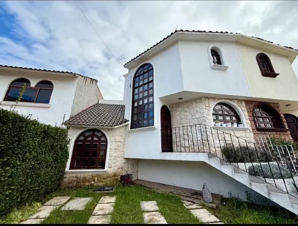 Casa en Renta en Arboledas de San Javier, Pachuca de Soto con Servicios Completos