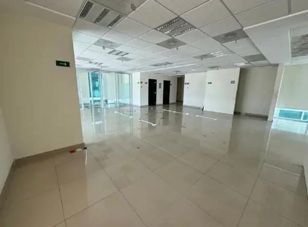 RENTO OFICINA CERCA DE PLAZA AMERICAS