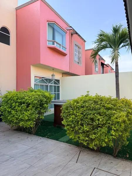 Casa con 100 m² superficie de terreno y 3 recámaras en venta, Paseos del Río