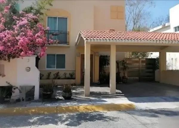 Se Vende Casa de Recuperación Bancaria en Fracc. Res. Privanzas, Cdad. del Carmen, Campeche