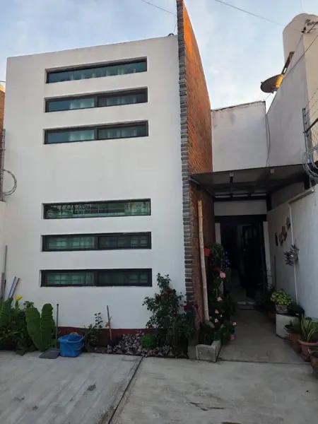 Casa sola en venta. Col. Ampliación Chapulco, justo pasando puente de periférico en Puebla,