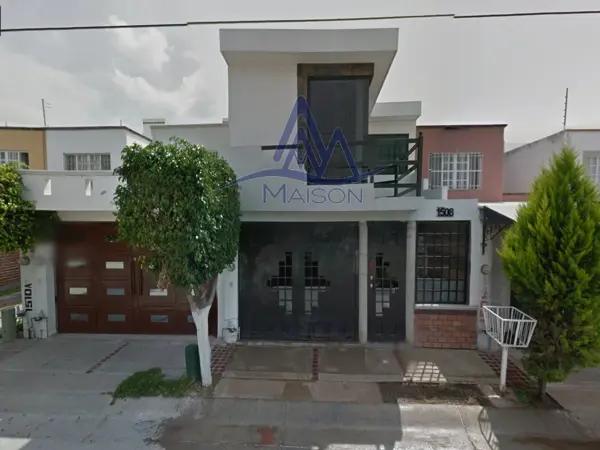 Casa En Venta En Real de los Naranjos, León, Guanajuato. Recuperación Bancaria JX71