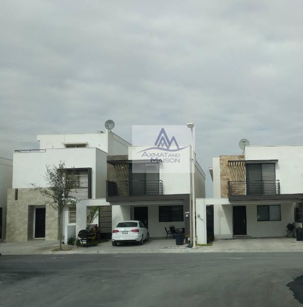 Casa en Venta de Garcia Nuevo Leon Fracc Las Cumbres Premier Ds333