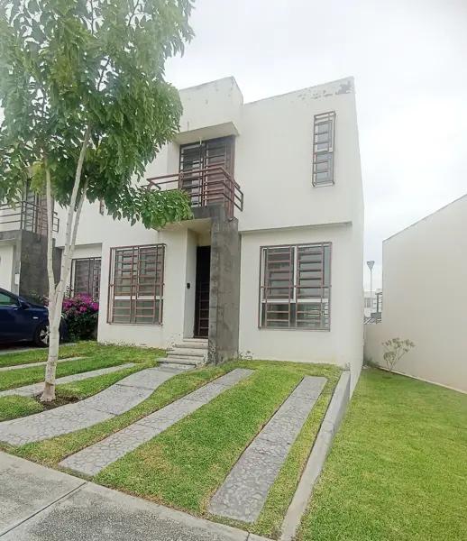 Casa en Venta con alberca en Xochitepec, Morelos