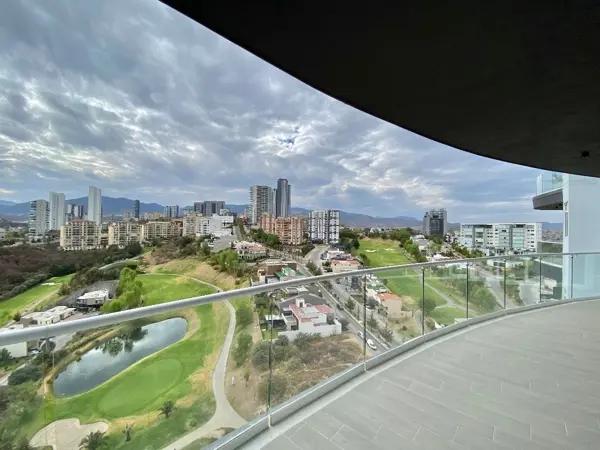 Departamento en venta en IVY by Bosque Real Huixquilucan con terraza