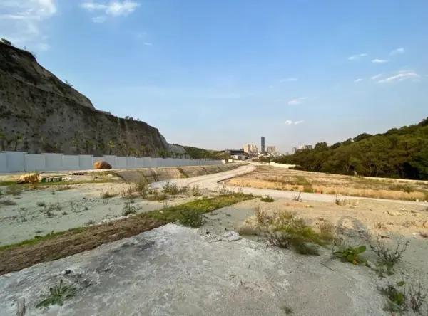 Venta de Terreno en Bosque Real, Huixquilucan, Estado de México Venta de Terreno en Bosque Real, Huixquilucan, Estado de México