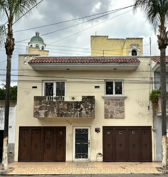 Casa en Remate Hipotecario en Guadalajara, con Amplios Espacios y Excelente Ubicación MM8011