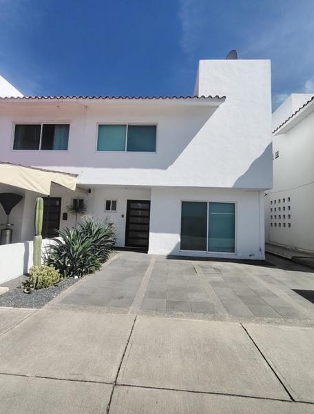 Se Vende Casa remodelada en Misión Residencial Se Vende Casa remodelada en Misión Residencial