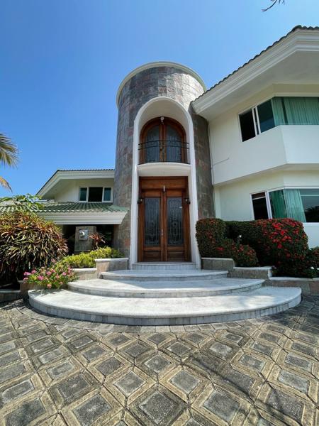 CASA EN VENTA EN COSTA DE ORO