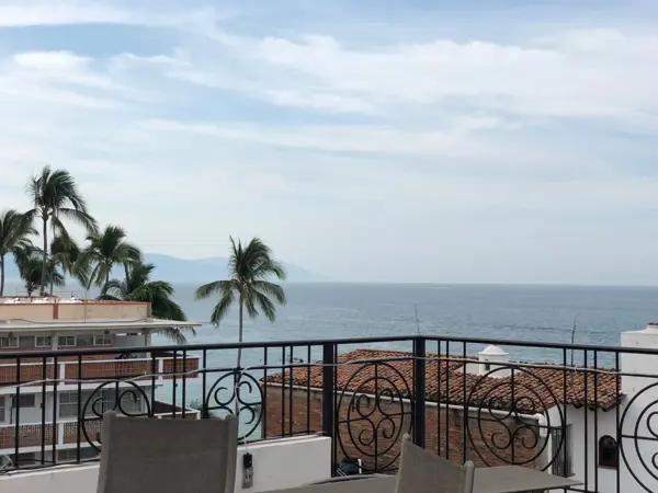 Departamento en renta a 1/2 cuadra del malecón en Puerto Vallarta