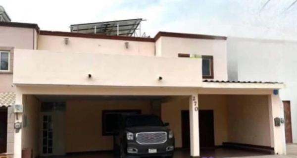 Casa en Venta – Fracc. Los Viñedos (Ubicada sobre calle abierta) Casa en Venta – Fracc. Los Viñedos (Ubicada sobre calle abierta)