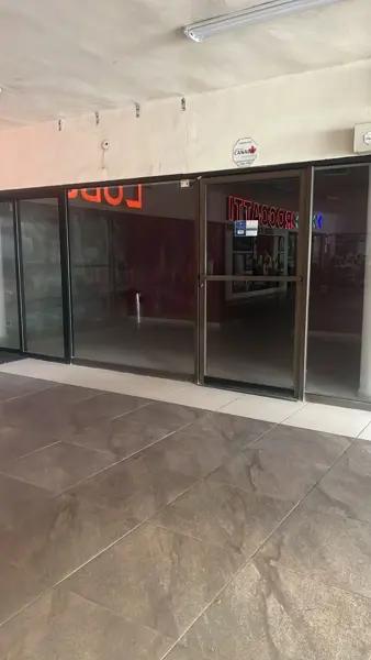 Local comercial en renta en Col. Del Valle en San Pedro Garza García