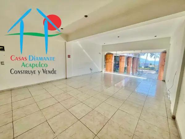 Local en Plaza Arrecife. Ideal para comercio, oficinas o servicios