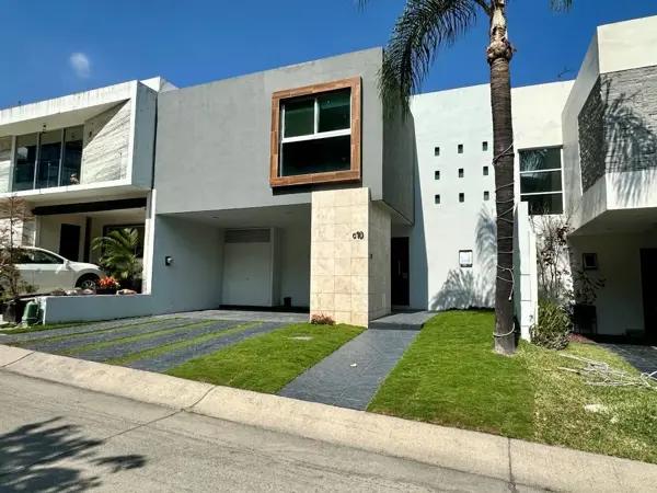 ?? Casa Amplia en Renta – Puerta del Valle, Zapopan – $44,000