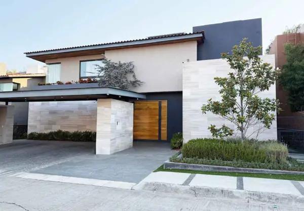 CASA EN VENTA EN CLUB Y DENTRO DEL CAMPO DE GOLF ALTOZANO, MORELIA