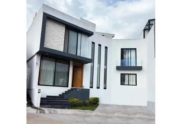 CASA EN VENTA EN LINDAVISTA TRES MARIAS, MORELIA