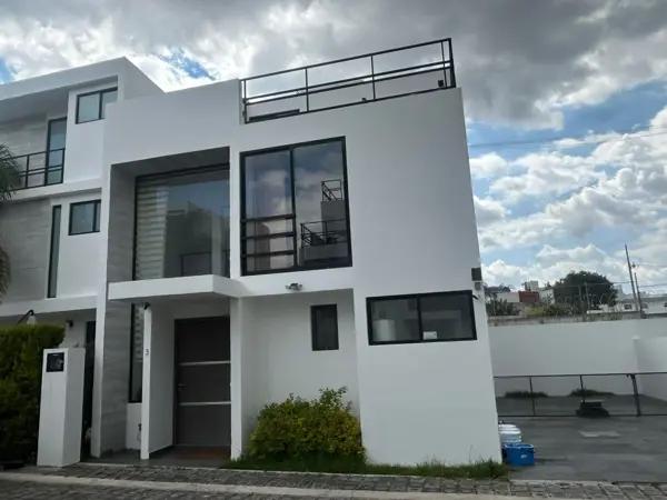 Casa en venta en La Carcaña, San Pedro Cholula, cerca de Camino Real y Forjadores Casa en venta en La Carcaña, San Pedro Cholula, cerca de Camino Real y Forjadores