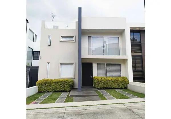 CASA EN VENTA EN RINCON DE LA MONTAÑA, MORELIA