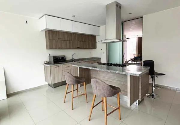 CASA RESIDENCIAL EN VENTA EN PUERTA TRES MARIAS SUR, MORELIA