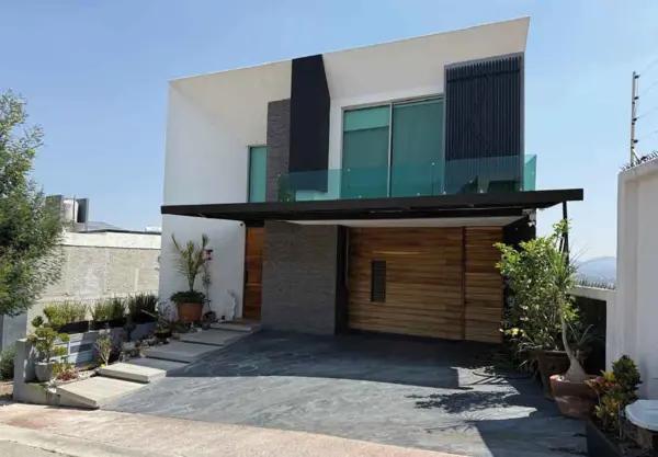 CASA EN VENTA EN RIO ALTOZANO, MORELIA