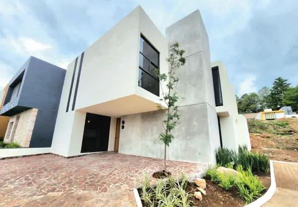 CASA EN VENTA EN EL OLIVAR ALTOZANO, MORELIA