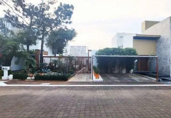 CASA EN VENTA EN VILLAS LOMAS DEL PARAISO, MORELIA