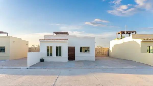 Casa en Venta en El Centenario con Casa Club Independiente y Tranquilo Acceso Controlado