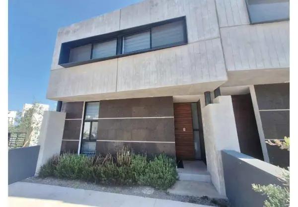 CASA EN VENTA EN CAÑADAS DEL BOSQUE TRES MARIAS, MORELIA CASA EN VENTA EN CAÑADAS DEL BOSQUE TRES MARIAS, MORELIA