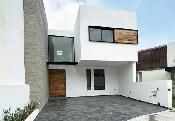 CASA EN VENTA EN LOMALTA TRES MARIAS, MORELIA