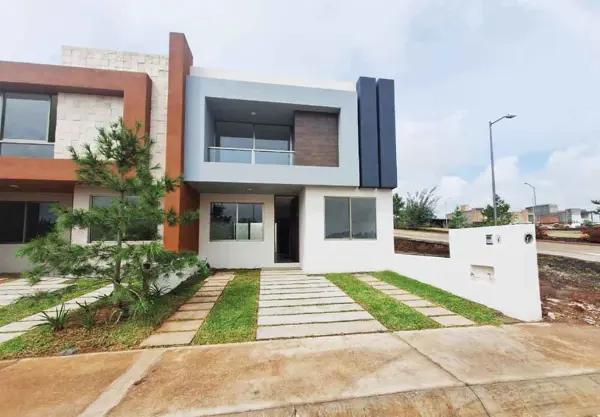 CASA EN VENTA EN FRACC. VESTA DEL MONTE, JESUS DEL MONTE, MORELIA