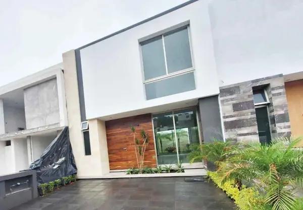 CASA EN VENTA EN EL OLIVAR ALTOZANO, MORELIA