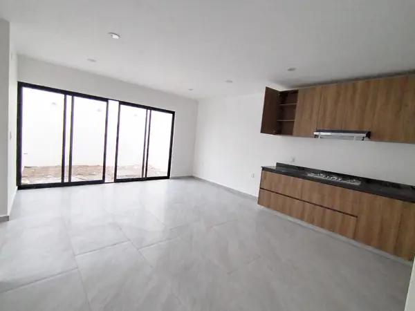 CASA EN VENTA EN CIRANTANA TRES MARIAS, MORELIA