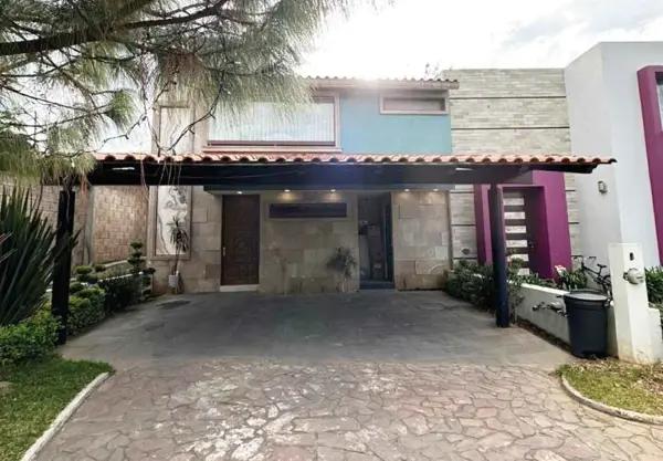 CASA EN VENTA EN ALTOZANO, MORELIA