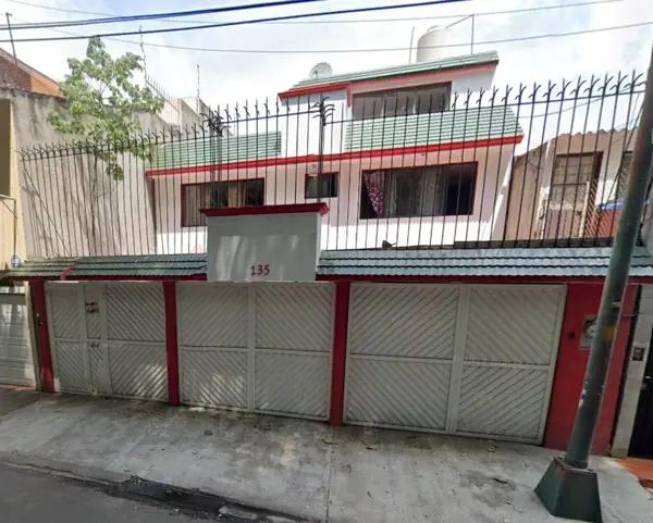 Vive en la Tranquilidad de Coyoacán: Espectacular Casa en Campestre Churubusco Vive en la Tranquilidad de Coyoacán: Espectacular Casa en Campestre Churubusco