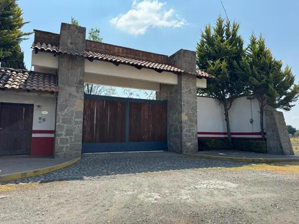 CASA EN VENTA CON USO DE SUELO COMERCIAL EN METEPEC ESTADO DE MEXICO CASA EN VENTA CON USO DE SUELO COMERCIAL EN METEPEC ESTADO DE MEXICO
